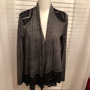 3/$25 😀😀 Cardigan size M Cato brand